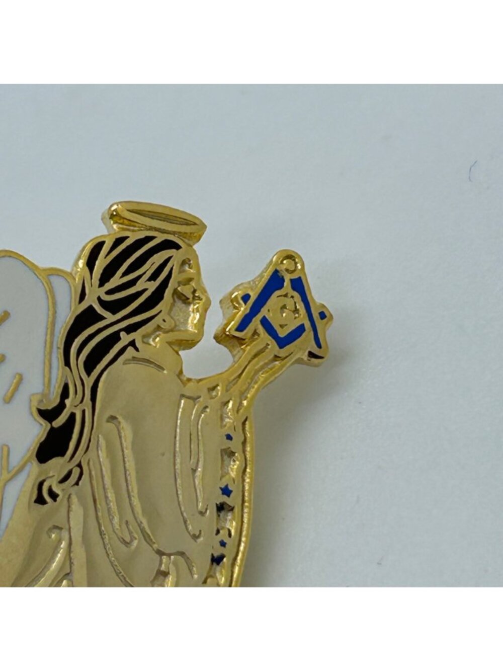 Free Mason Pin Angel Holding Square & Compass Masonic Gold-tone and Enamel - Picture 12 of 13
